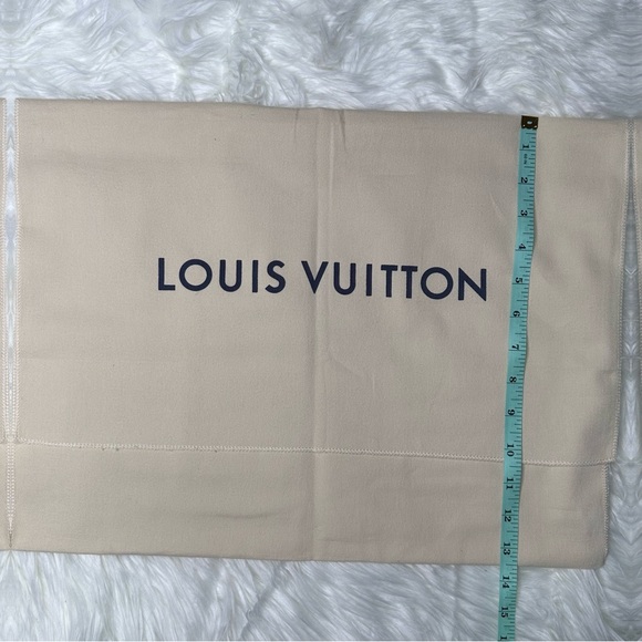 LV Fold-over Dustbag #023 - 18”x13.5” - Picture 5 of 7